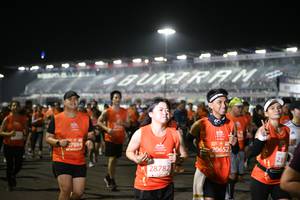 BIB: 27884, 20652, 235, 28782
                            <button type="button" onclick="openModal(10705855)" class="btn btn-primary btn-sm float-right btn-popup" data-toggle="modal" data-target=".modal-high-quality">
                        <i class="fas fa-shopping-cart"></i> Add to Cart
                    </button>
                                            <button type="button" onclick="isThisMe(10705855, true)" class="btn btn-success btn-sm float-right btn-popup btn-isme hidden" data-toggle="tooltip" data-placement="bottom" title="นี่คือรูปของคุณใช่ไหม คลิกที่นี่เพื่อเอาเข้าอัลบั้ม">
                        <i class="fas fa-plus"></i> Add to album
                    </button>
                    <button type="button" onclick="isThisMe(10705855, false)" class="btn btn-warning btn-sm float-right btn-popup btn-isnotme hidden">
                        <i class="fas fa-ban"></i> Remove from album
                    </button>